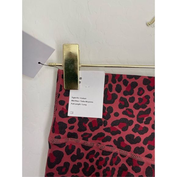 NIKE Animal Print High Rise Leggings Size Small NWT - Picture 6 of 7